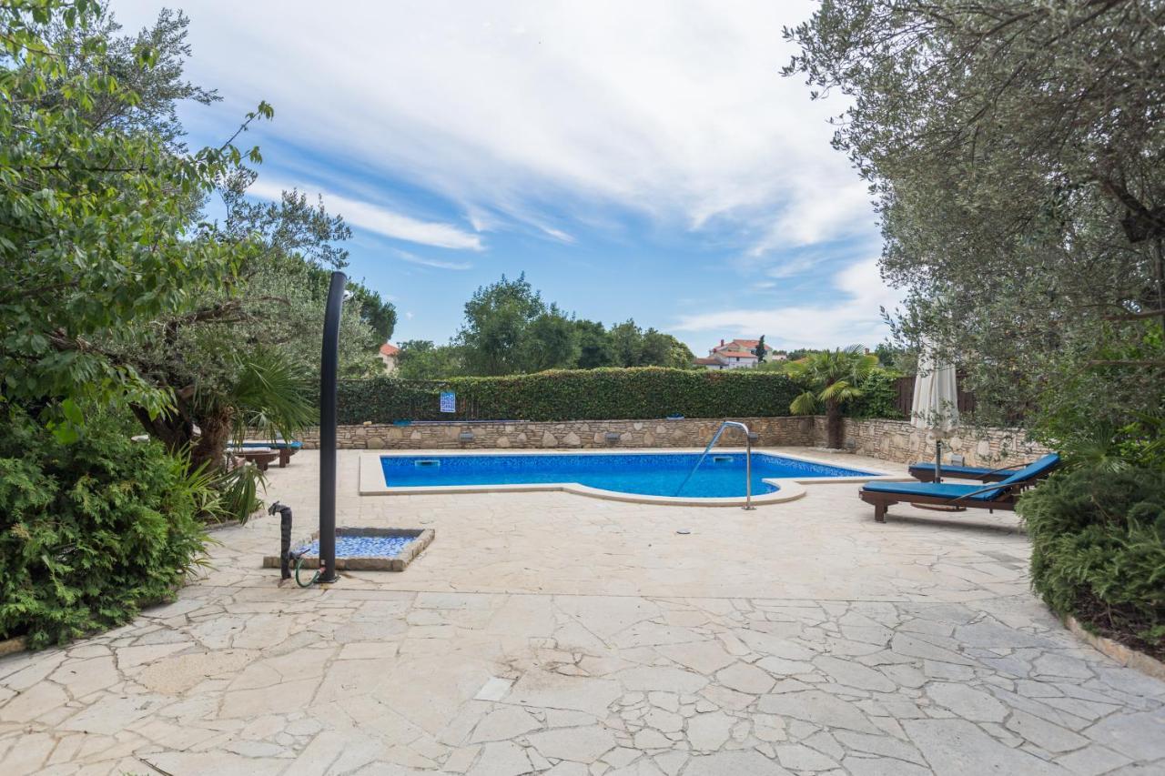 Vila Renata Pula Bagian luar foto