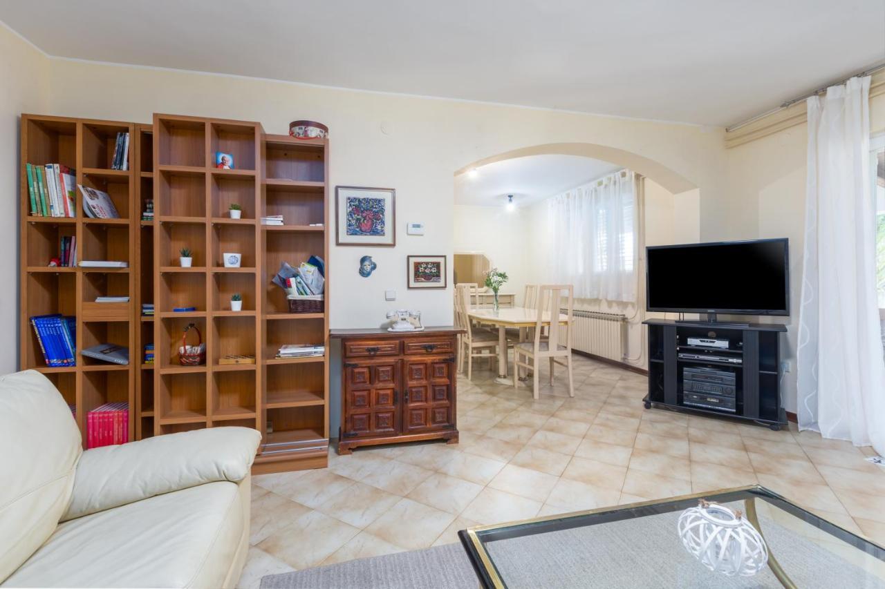 Vila Renata Pula Bagian luar foto